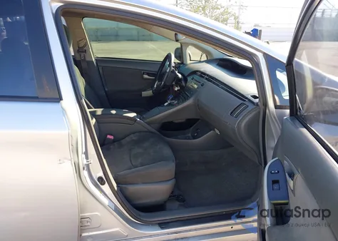 2011 Toyota Prius Three z USA, uszkodzony, nr VIN JTDKN3DU8B5320245